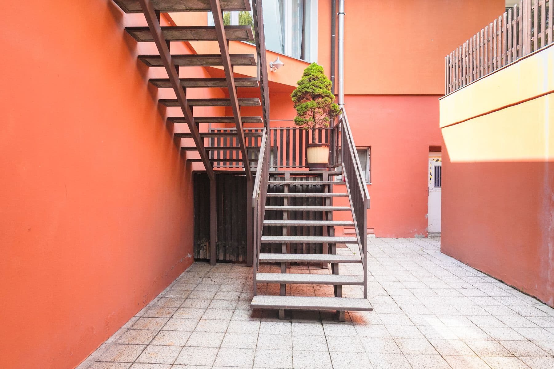 Prodej domu 247 m², pozemek 478 m², Zenklova, Praha, Praha Prodej domu 247 m², pozemek 478 m², Zenklova, Praha, Praha