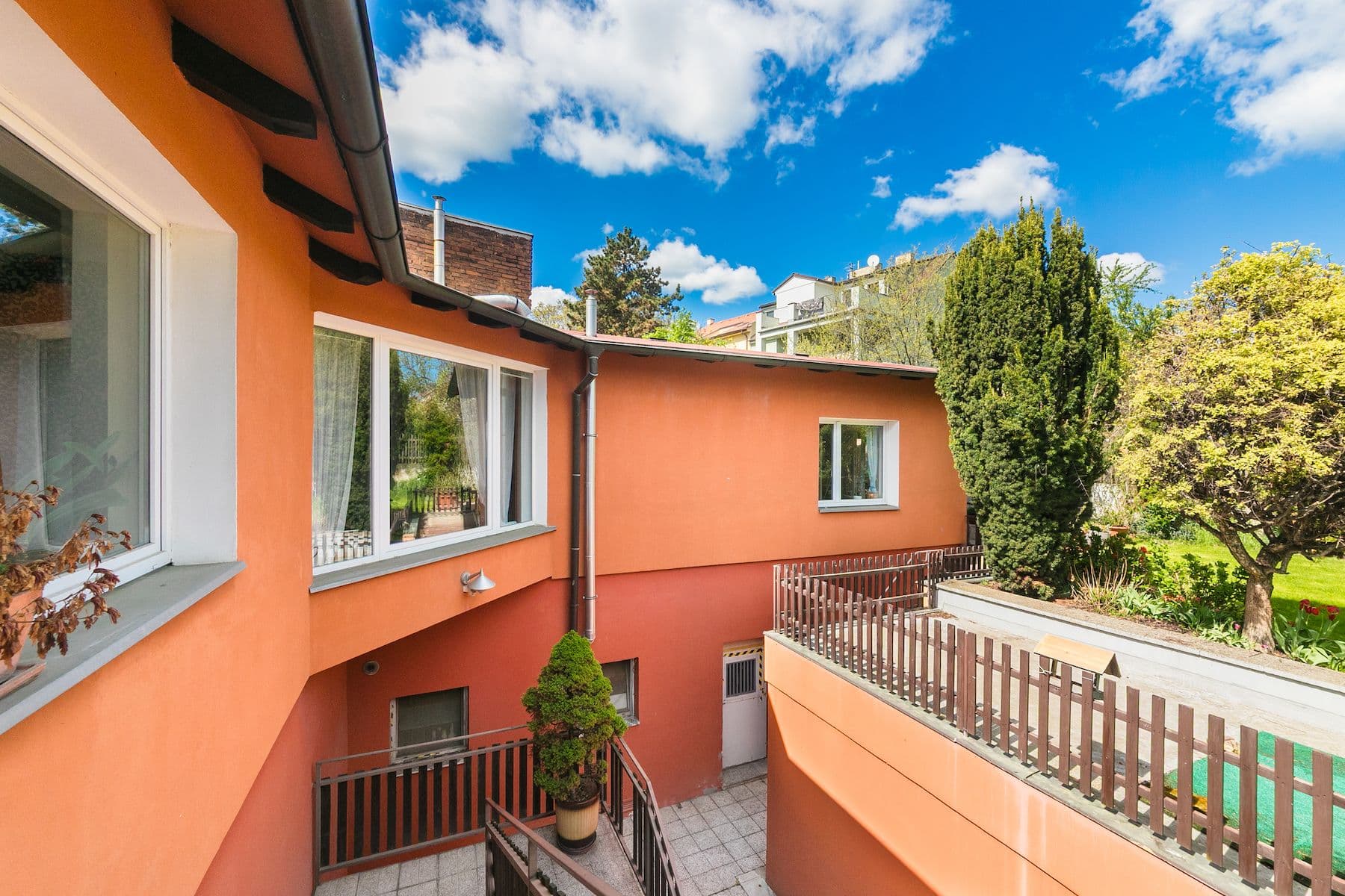 Prodej domu 247 m², pozemek 478 m², Zenklova, Praha, Praha Prodej domu 247 m², pozemek 478 m², Zenklova, Praha, Praha