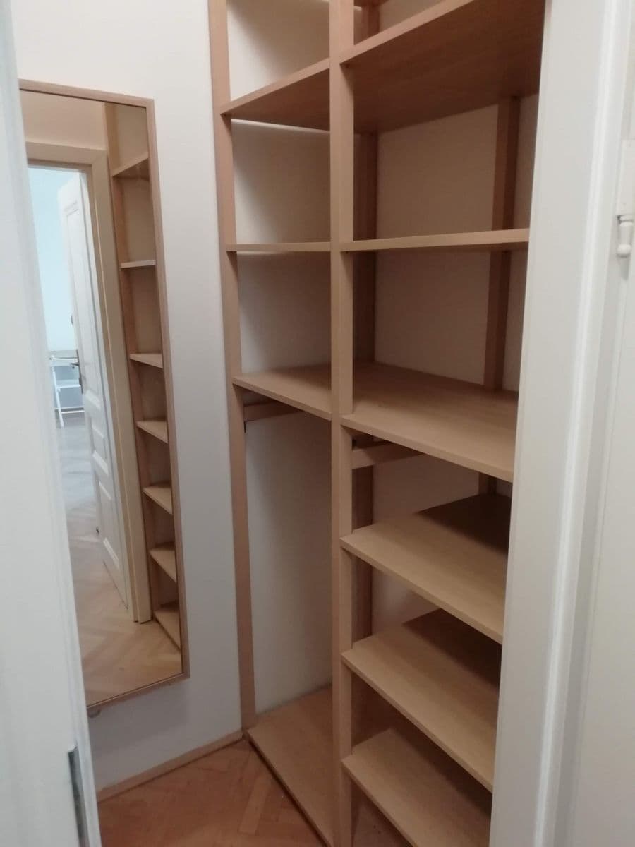 Pronájem bytu 2+kk 40 m², Tolstého, Praha, Praha Pronájem bytu 2+kk 40 m², Tolstého, Praha, Praha