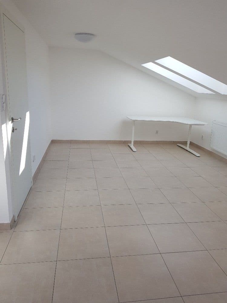 Pronájem bytu 3+kk 100 m², Brigádnická, Brno, Jihomoravský kraj Pronájem bytu 3+kk 100 m², Brigádnická, Brno, Jihomoravský kraj