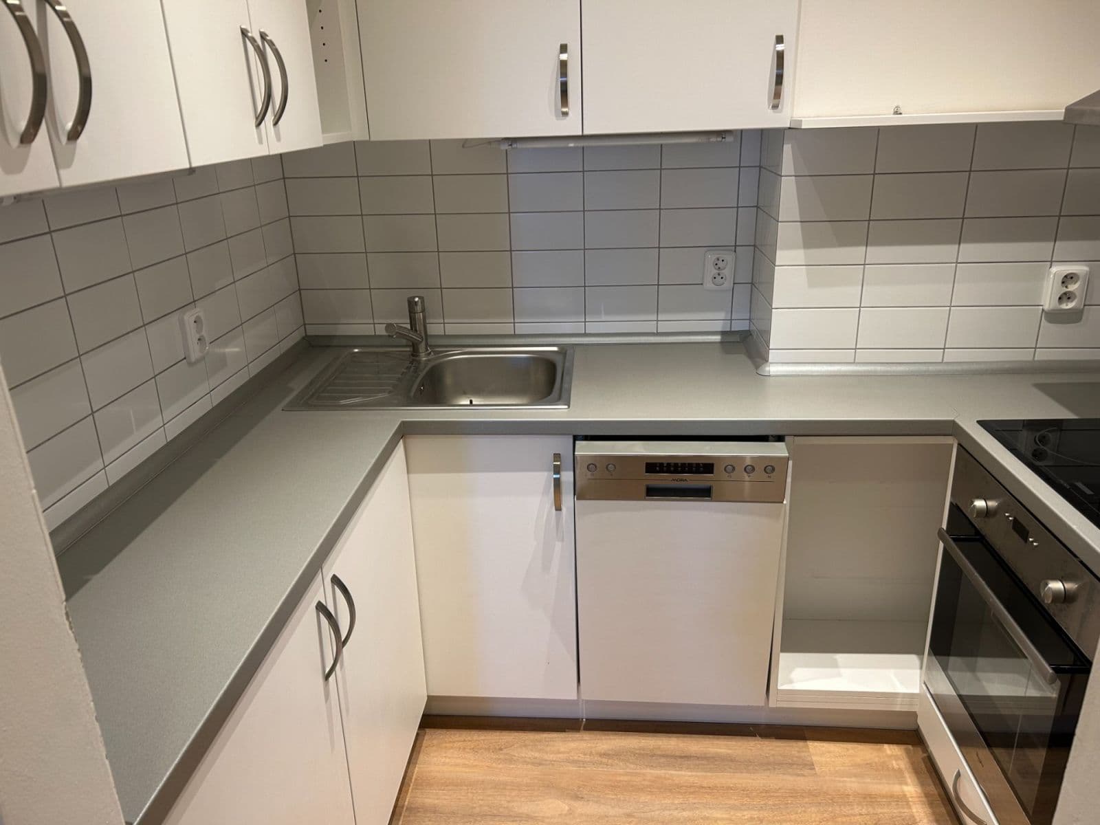 Pronájem bytu 2+kk 56 m², Milady Horákové, Praha, Praha Pronájem bytu 2+kk 56 m², Milady Horákové, Praha, Praha