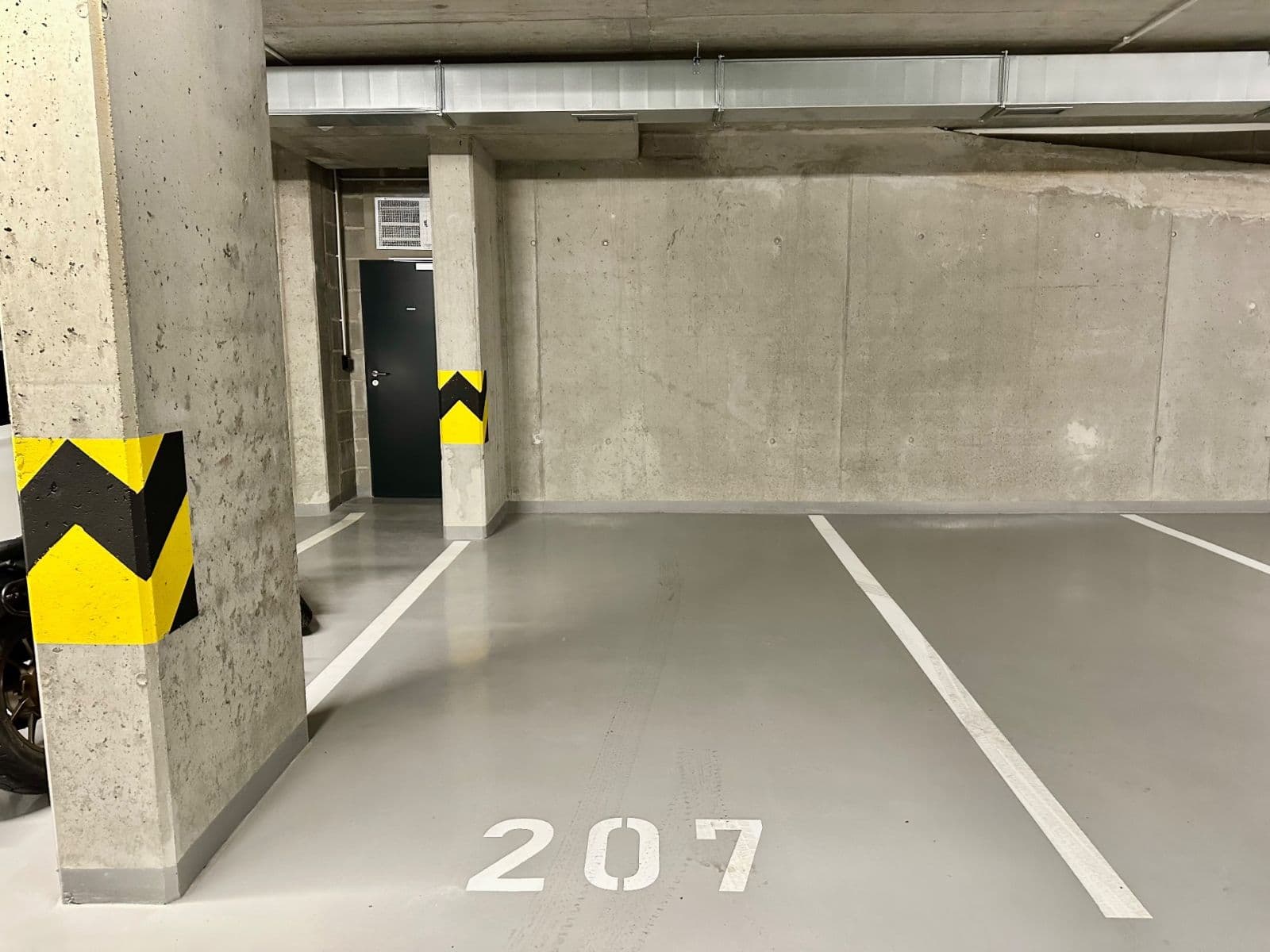 Prodej garáže 14 m², Kardausova, Praha, Praha Prodej garáže 14 m², Kardausova, Praha, Praha