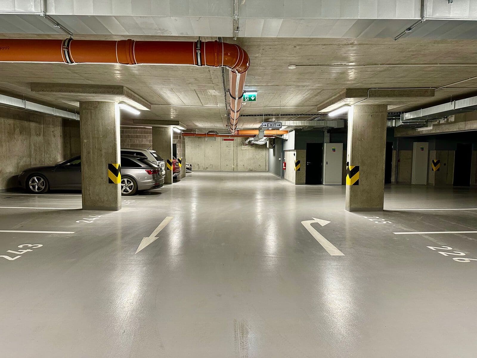 Prodej garáže 14 m², Kardausova, Praha, Praha Prodej garáže 14 m², Kardausova, Praha, Praha