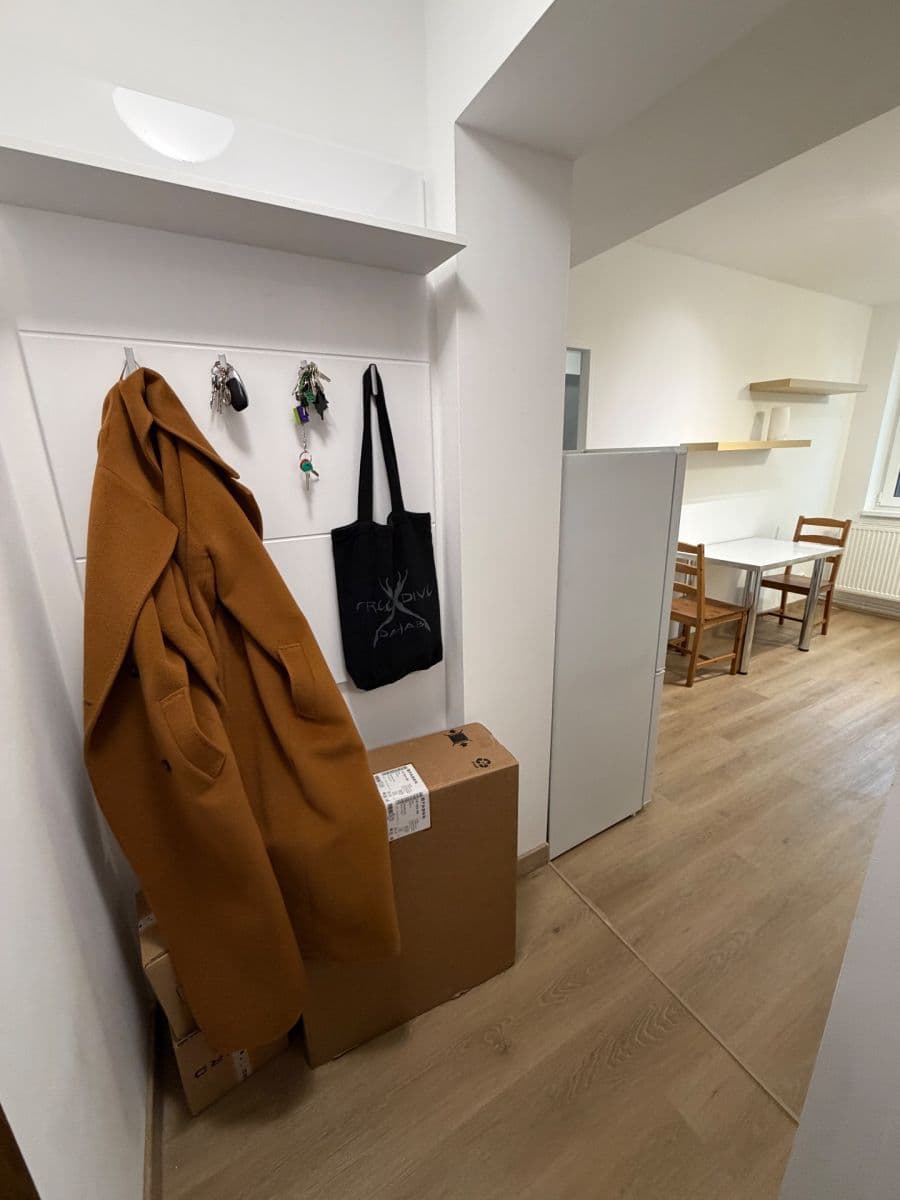 Pronájem bytu 1+1 36 m², Halenkovská, Praha, Praha Pronájem bytu 1+1 36 m², Halenkovská, Praha, Praha