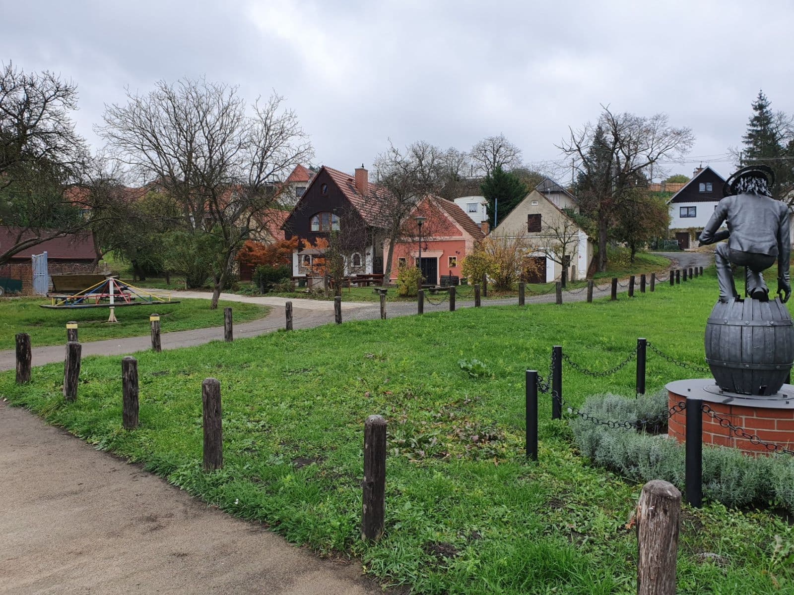 Prodej pozemku 512 m², Zadní, Pouzdřany, Jihomoravský kraj Prodej pozemku 512 m², Zadní, Pouzdřany, Jihomoravský kraj