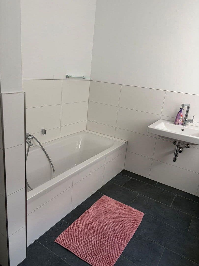 Pronájem bytu 3+1 94 m², Bonner Str. 103, Erftstadt, Severní Porýní-Vestfálsko Pronájem bytu 3+1 94 m², Bonner Str. 103, Erftstadt, Severní Porýní-Vestfálsko