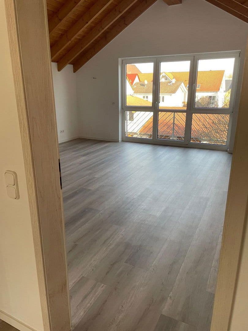 Pronájem bytu 3+1 120 m², Bischofsheim, Hessen Pronájem bytu 3+1 120 m², Bischofsheim, Hessen