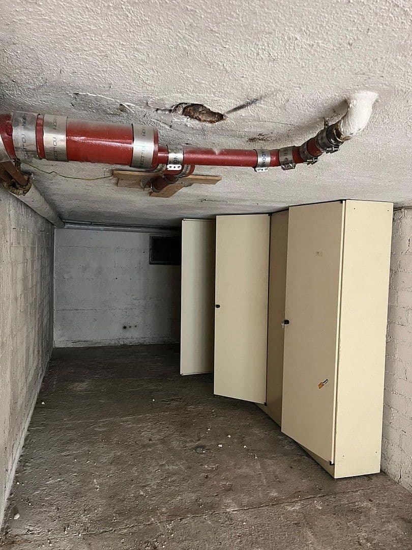 Prodej garáže, Rathelbeckstraße 354-356, Düsseldorf, Severní Porýní-Vestfálsko Prodej garáže, Rathelbeckstraße 354-356, Düsseldorf, Severní Porýní-Vestfálsko