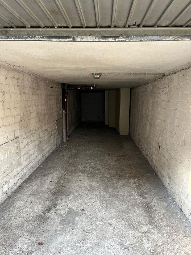 Prodej garáže, Rathelbeckstraße 354-356, Düsseldorf, Severní Porýní-Vestfálsko Prodej garáže, Rathelbeckstraße 354-356, Düsseldorf, Severní Porýní-Vestfálsko