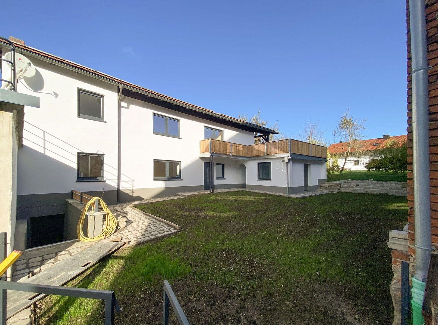 Prodej domu 256 m², pozemek 510 m², Konditorgaßl 4, Ruhmannsfelden, Bavorsko Prodej domu 256 m², pozemek 510 m², Konditorgaßl 4, Ruhmannsfelden, Bavorsko