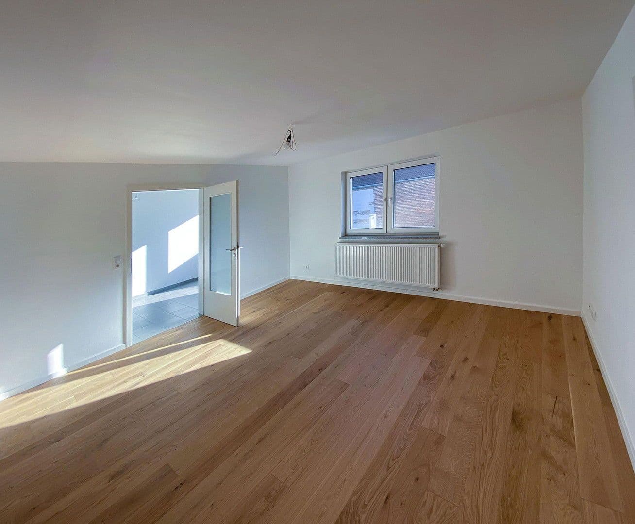 Prodej domu 256 m², pozemek 510 m², Konditorgaßl 4, Ruhmannsfelden, Bavorsko Prodej domu 256 m², pozemek 510 m², Konditorgaßl 4, Ruhmannsfelden, Bavorsko