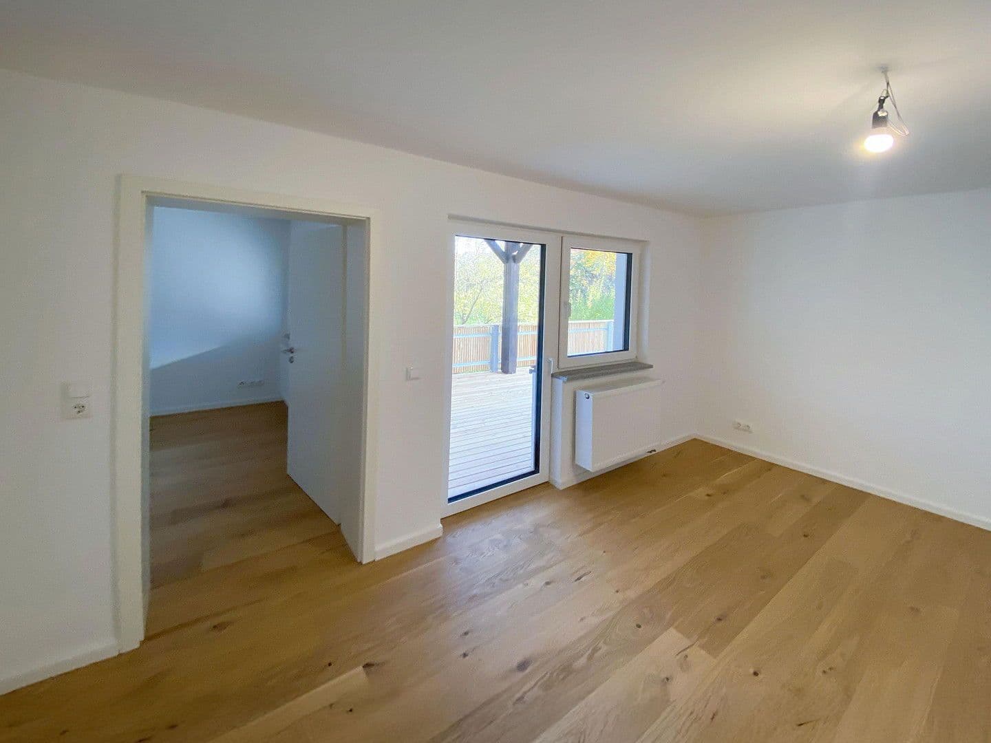 Prodej domu 256 m², pozemek 510 m², Konditorgaßl 4, Ruhmannsfelden, Bavorsko Prodej domu 256 m², pozemek 510 m², Konditorgaßl 4, Ruhmannsfelden, Bavorsko