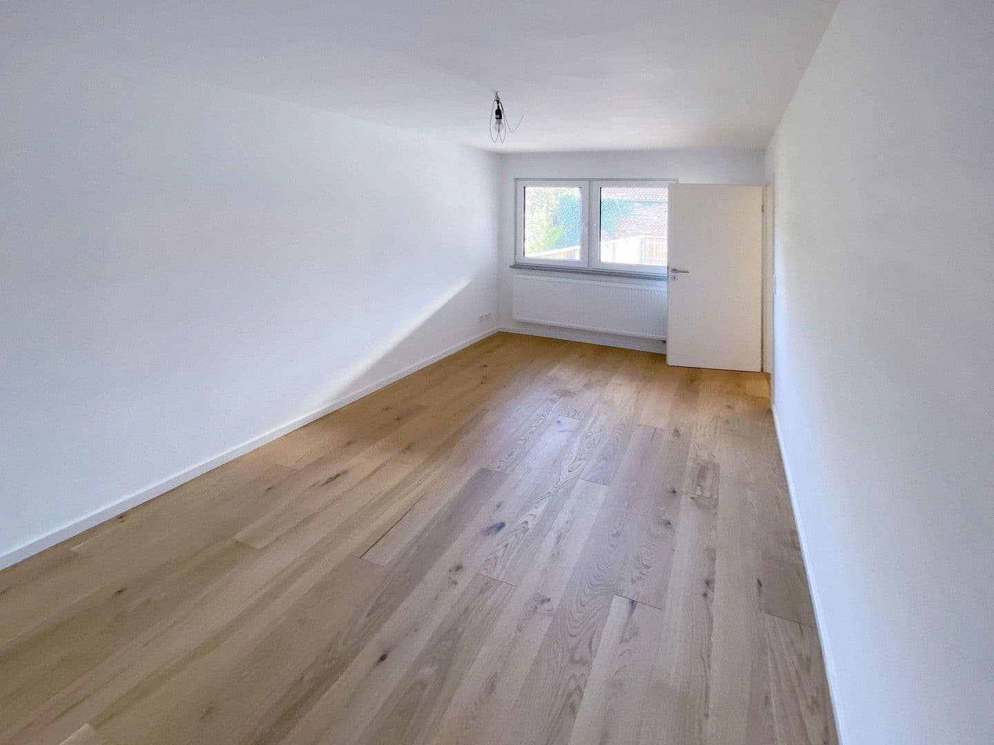 Prodej domu 256 m², pozemek 510 m², Konditorgaßl 4, Ruhmannsfelden, Bavorsko Prodej domu 256 m², pozemek 510 m², Konditorgaßl 4, Ruhmannsfelden, Bavorsko