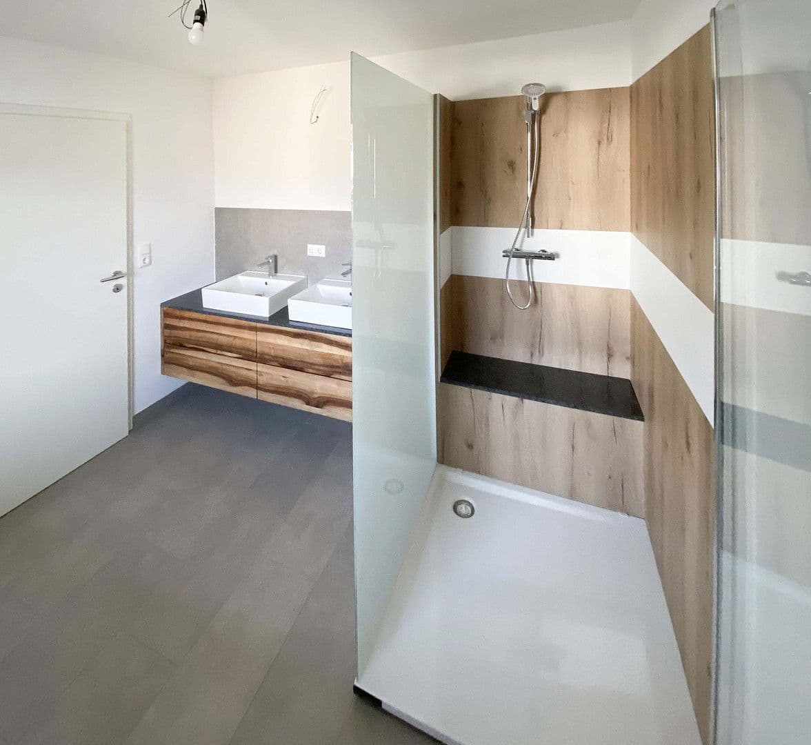 Prodej domu 256 m², pozemek 510 m², Konditorgaßl 4, Ruhmannsfelden, Bavorsko Prodej domu 256 m², pozemek 510 m², Konditorgaßl 4, Ruhmannsfelden, Bavorsko