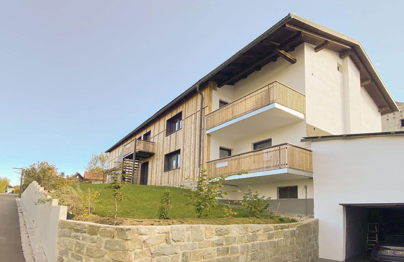 Prodej domu 256 m², pozemek 510 m², Konditorgaßl 4, Ruhmannsfelden, Bavorsko Prodej domu 256 m², pozemek 510 m², Konditorgaßl 4, Ruhmannsfelden, Bavorsko