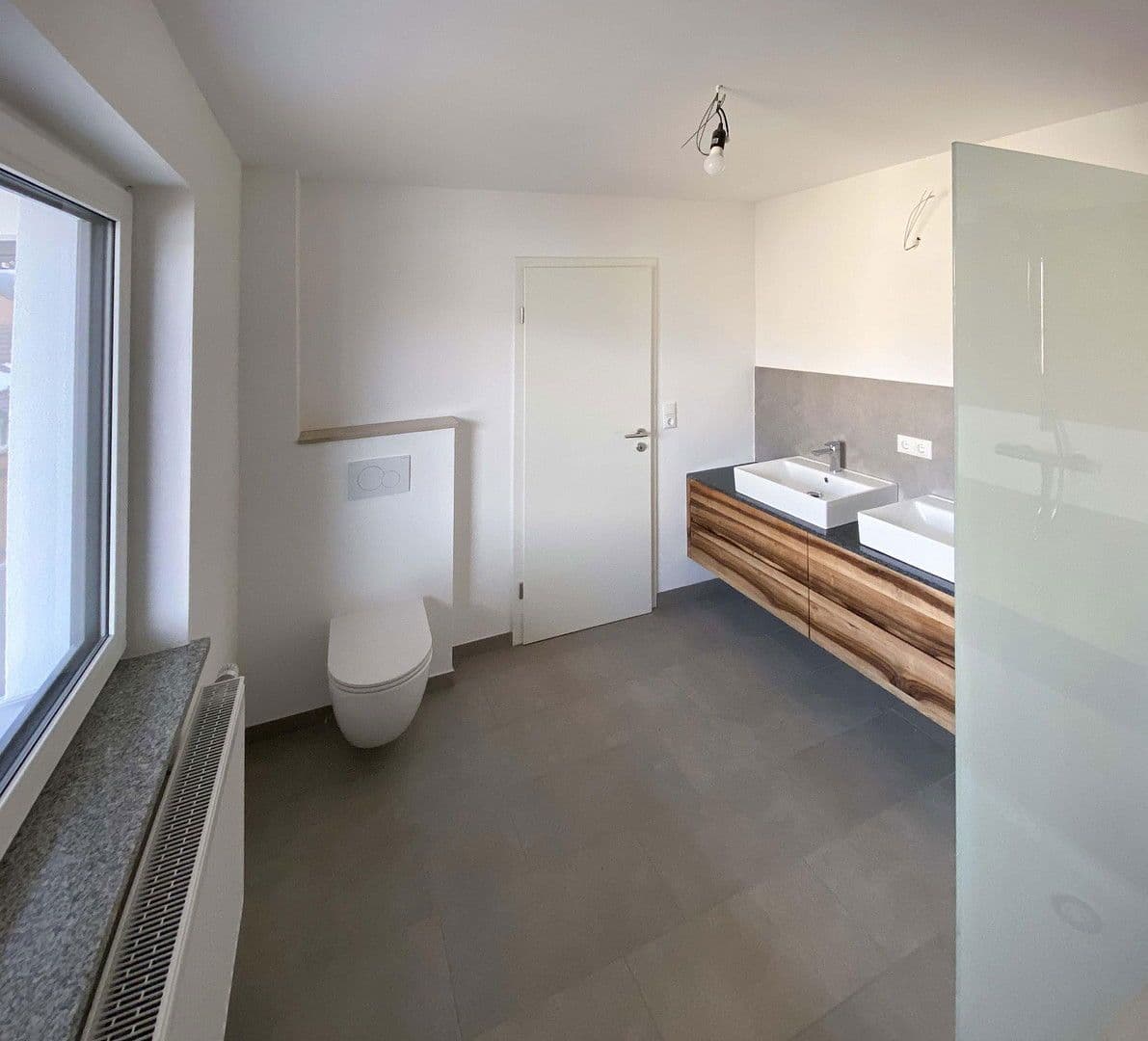 Prodej domu 256 m², pozemek 510 m², Konditorgaßl 4, Ruhmannsfelden, Bavorsko Prodej domu 256 m², pozemek 510 m², Konditorgaßl 4, Ruhmannsfelden, Bavorsko