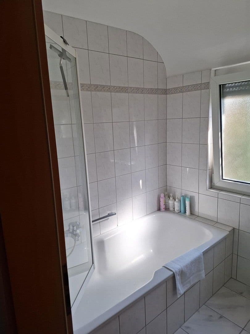 Pronájem bytu 3+1 62 m², Stuttgart, Bádensko-Württembersko Pronájem bytu 3+1 62 m², Stuttgart, Bádensko-Württembersko