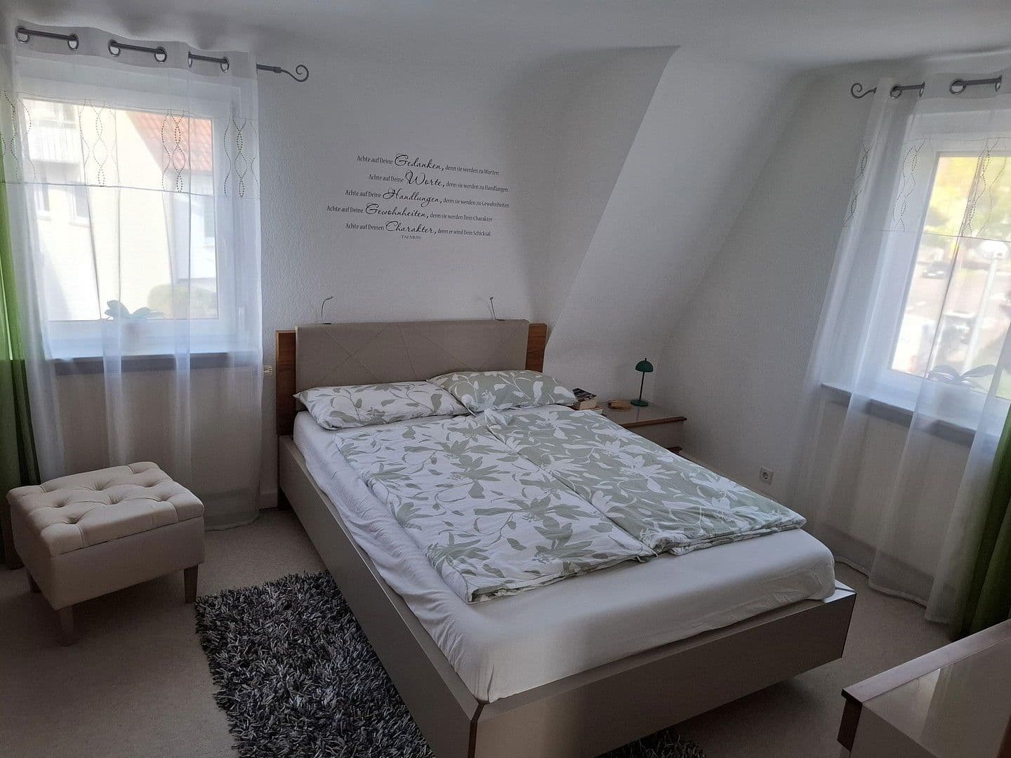 Pronájem bytu 3+1 62 m², Stuttgart, Bádensko-Württembersko Pronájem bytu 3+1 62 m², Stuttgart, Bádensko-Württembersko