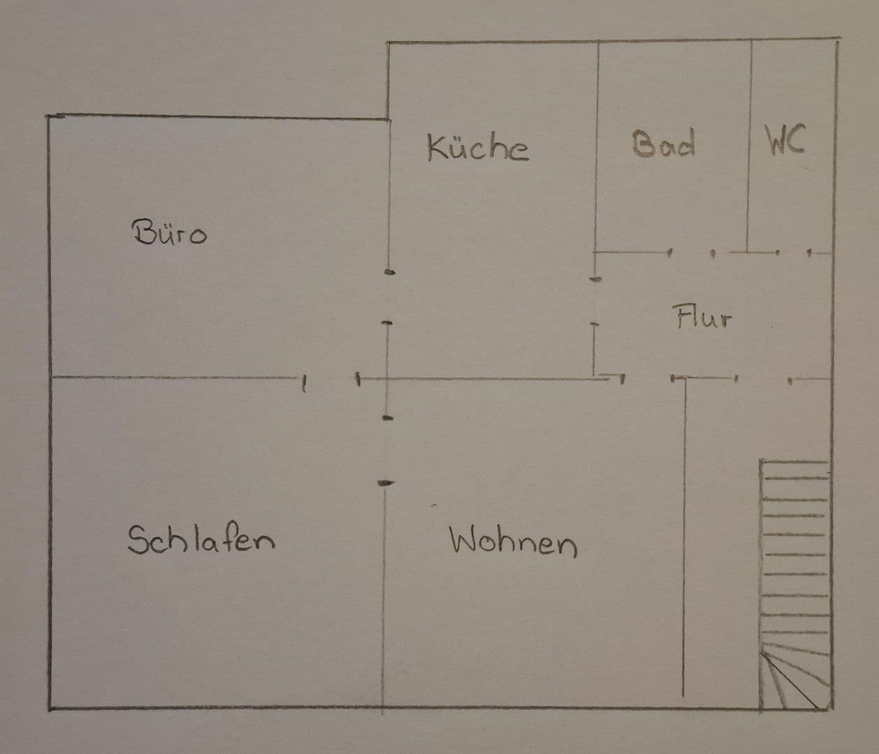 Pronájem bytu 3+1 62 m², Stuttgart, Bádensko-Württembersko Pronájem bytu 3+1 62 m², Stuttgart, Bádensko-Württembersko