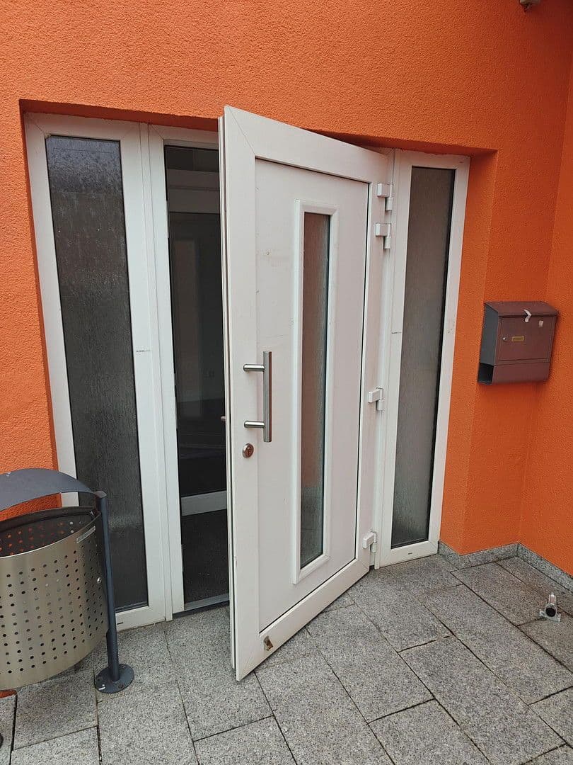 Pronájem kanceláře 240 m², Anbacherstr. 26, Gunzenhausen, Bavorsko Pronájem kanceláře 240 m², Anbacherstr. 26, Gunzenhausen, Bavorsko