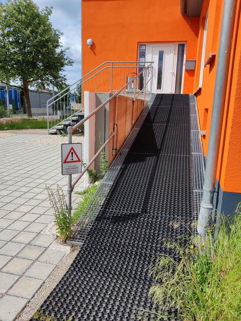 Pronájem kanceláře 240 m², Anbacherstr. 26, Gunzenhausen, Bavorsko Pronájem kanceláře 240 m², Anbacherstr. 26, Gunzenhausen, Bavorsko