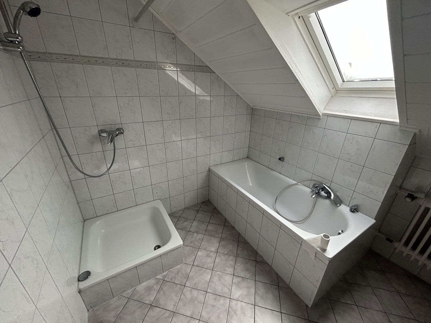 Pronájem bytu 2+1 71 m², Bahnhofstraße 32, Langenfeld (Rheinland), Severní Porýní-Vestfálsko Pronájem bytu 2+1 71 m², Bahnhofstraße 32, Langenfeld (Rheinland), Severní Porýní-Vestfálsko