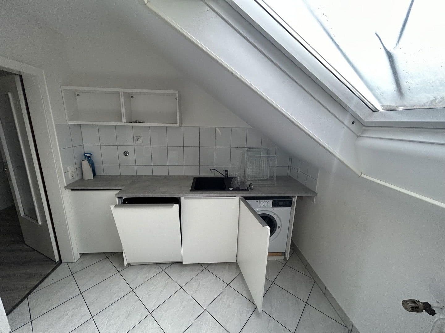 Pronájem bytu 2+1 71 m², Bahnhofstraße 32, Langenfeld (Rheinland), Severní Porýní-Vestfálsko Pronájem bytu 2+1 71 m², Bahnhofstraße 32, Langenfeld (Rheinland), Severní Porýní-Vestfálsko