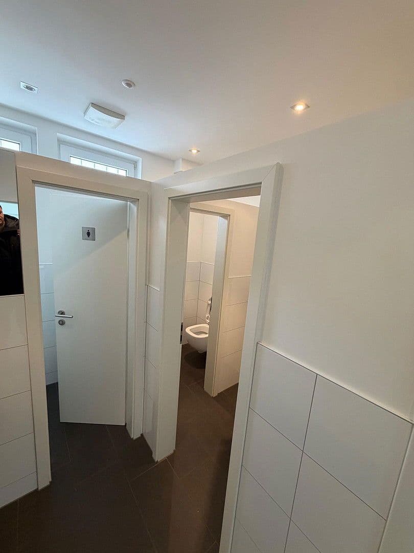 Prodej nebytového prostoru 3.000 m², Deilinghoferstr. 35-37, Hemer, Severní Porýní-Vestfálsko Prodej nebytového prostoru 3.000 m², Deilinghoferstr. 35-37, Hemer, Severní Porýní-Vestfálsko