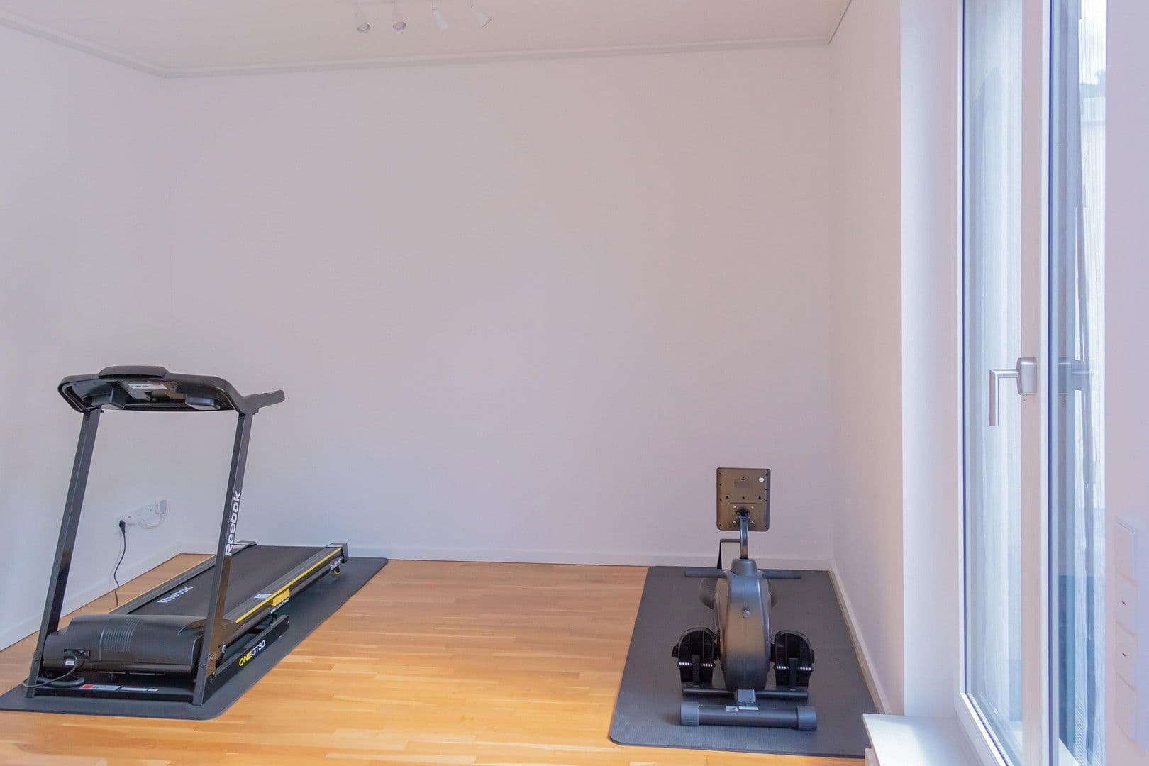 Prodej domu 157 m², pozemek 235 m², Berlin, Berlín Prodej domu 157 m², pozemek 235 m², Berlin, Berlín