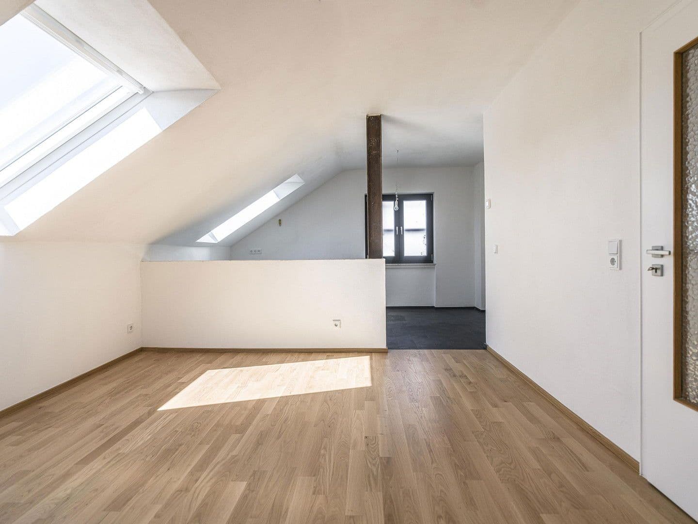 Pronájem bytu 4+1 86 m², Taunusstein, Hessen Pronájem bytu 4+1 86 m², Taunusstein, Hessen