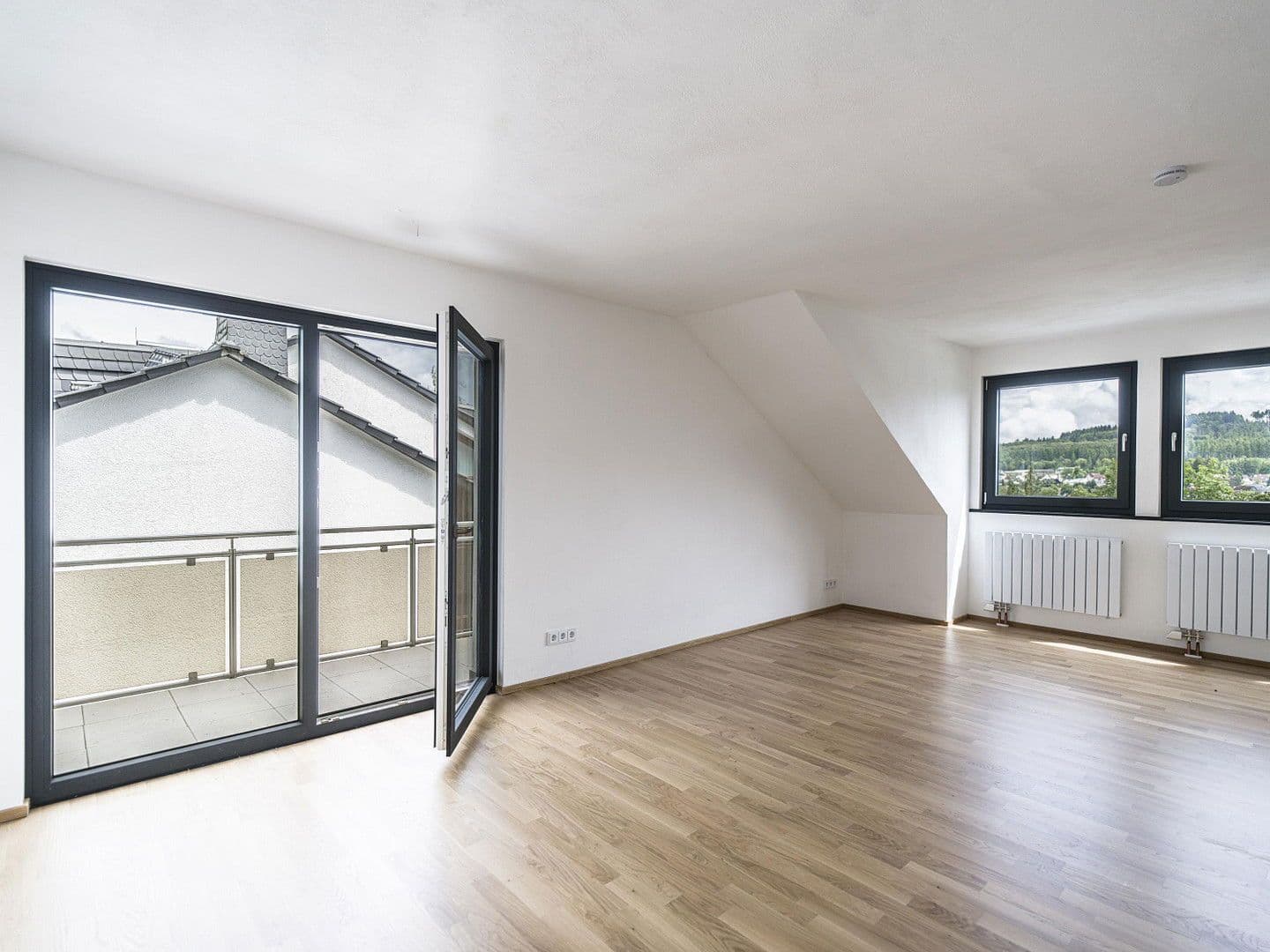 Pronájem bytu 4+1 86 m², Taunusstein, Hessen Pronájem bytu 4+1 86 m², Taunusstein, Hessen
