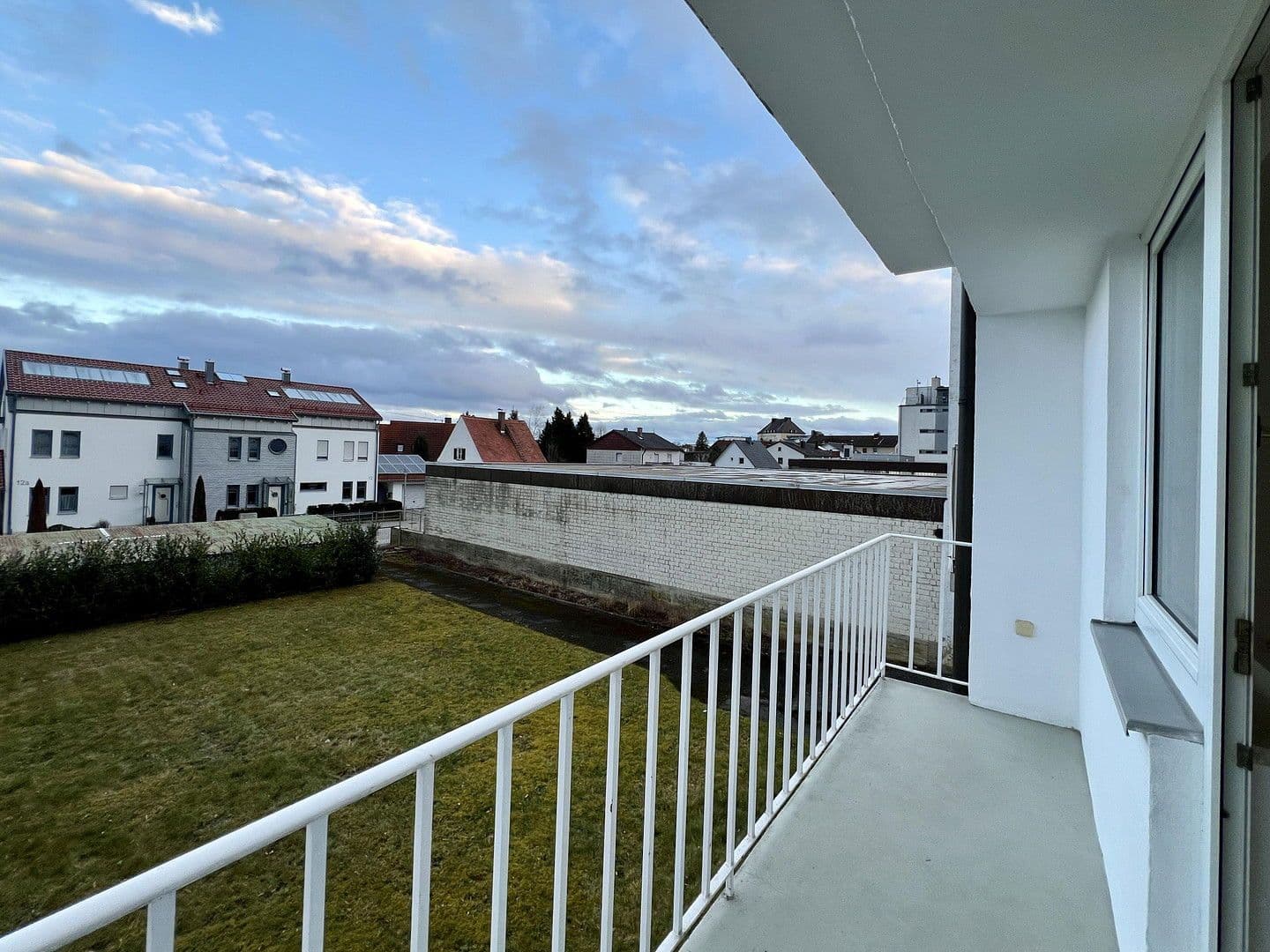 Pronájem bytu 3+1 82 m², Marktlerstrasse 60, Burghausen, Bavorsko Pronájem bytu 3+1 82 m², Marktlerstrasse 60, Burghausen, Bavorsko