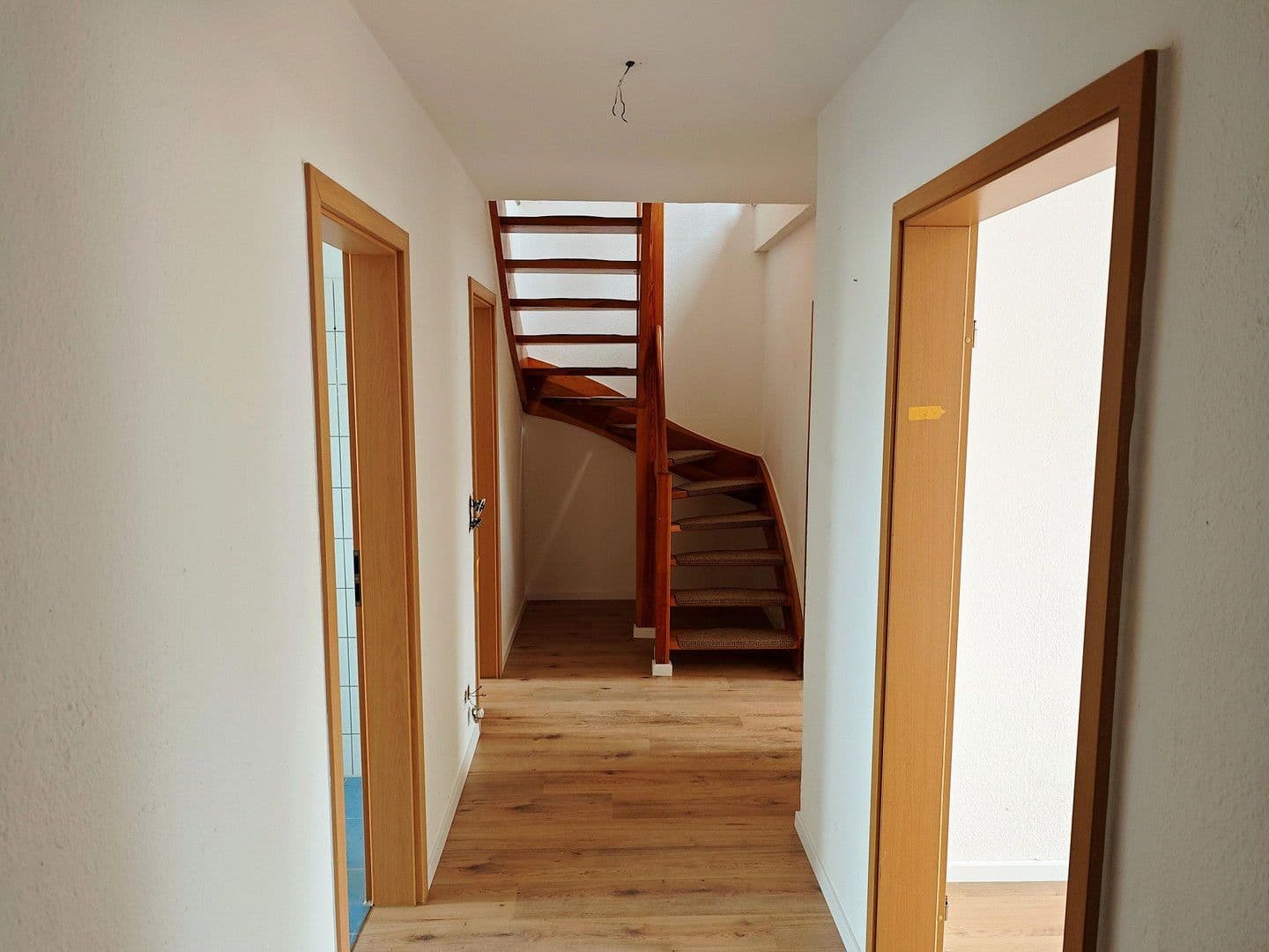 Pronájem bytu 3+1 73 m², Dieskaustraße 128, Leipzig, Sasko Pronájem bytu 3+1 73 m², Dieskaustraße 128, Leipzig, Sasko