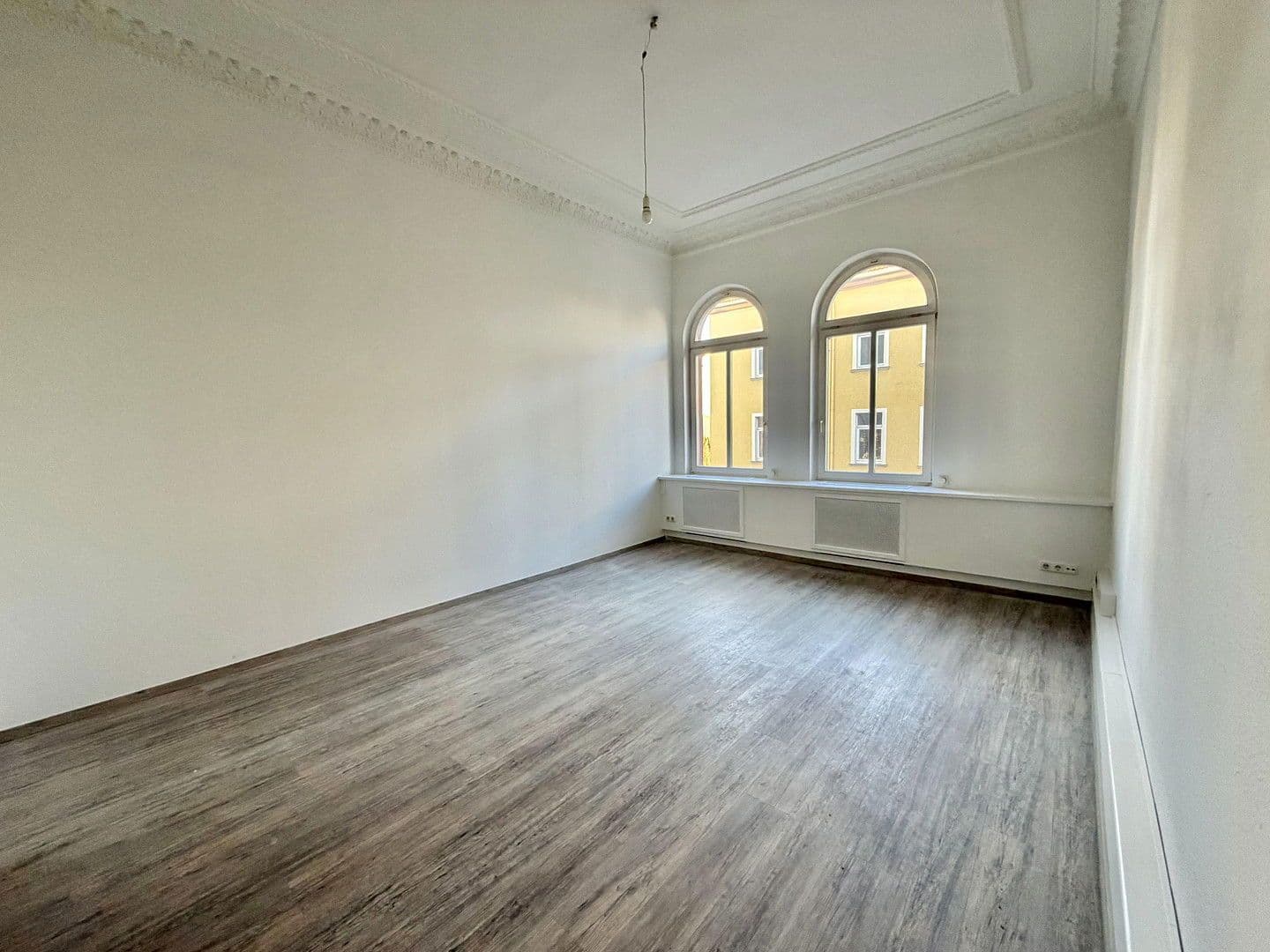Pronájem bytu 3+1 95 m², Lisztstraße 21, Weimar, Durynsko Pronájem bytu 3+1 95 m², Lisztstraße 21, Weimar, Durynsko