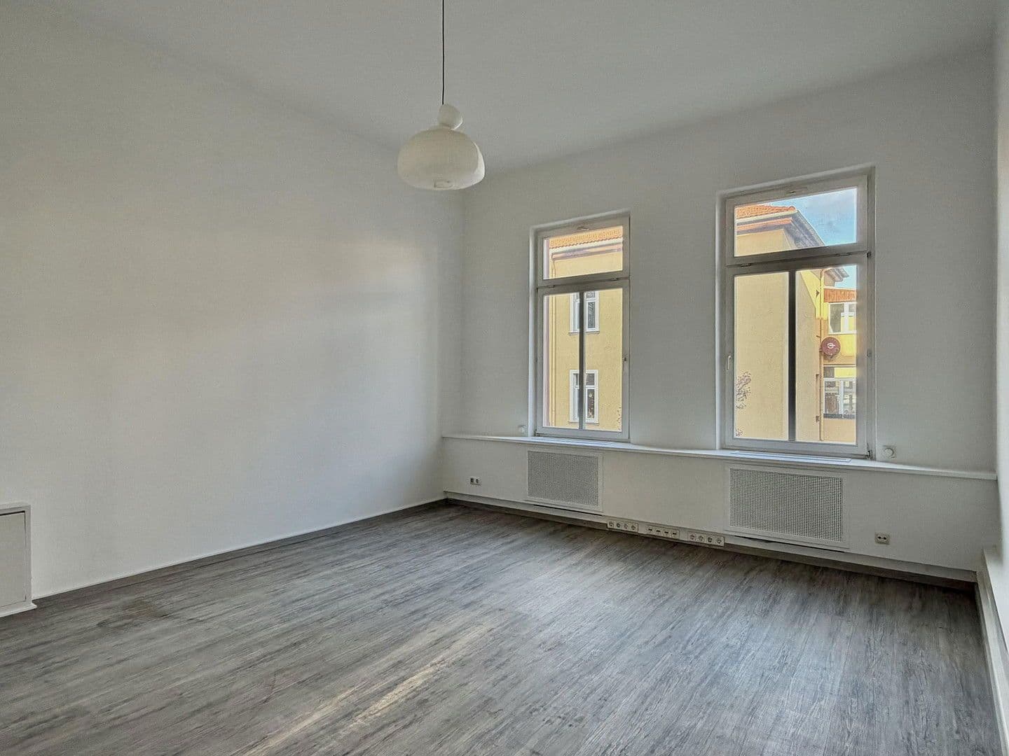 Pronájem bytu 3+1 95 m², Lisztstraße 21, Weimar, Durynsko Pronájem bytu 3+1 95 m², Lisztstraße 21, Weimar, Durynsko