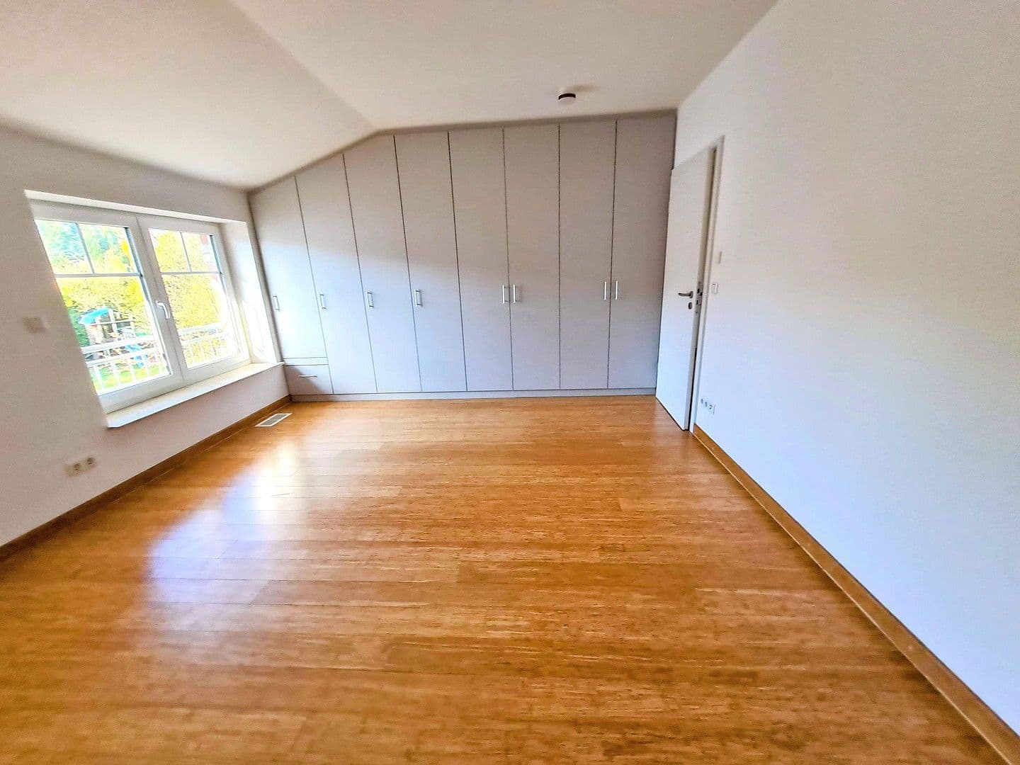 Prodej domu 151 m², pozemek 350 m², Hamburg, Hamburg Prodej domu 151 m², pozemek 350 m², Hamburg, Hamburg