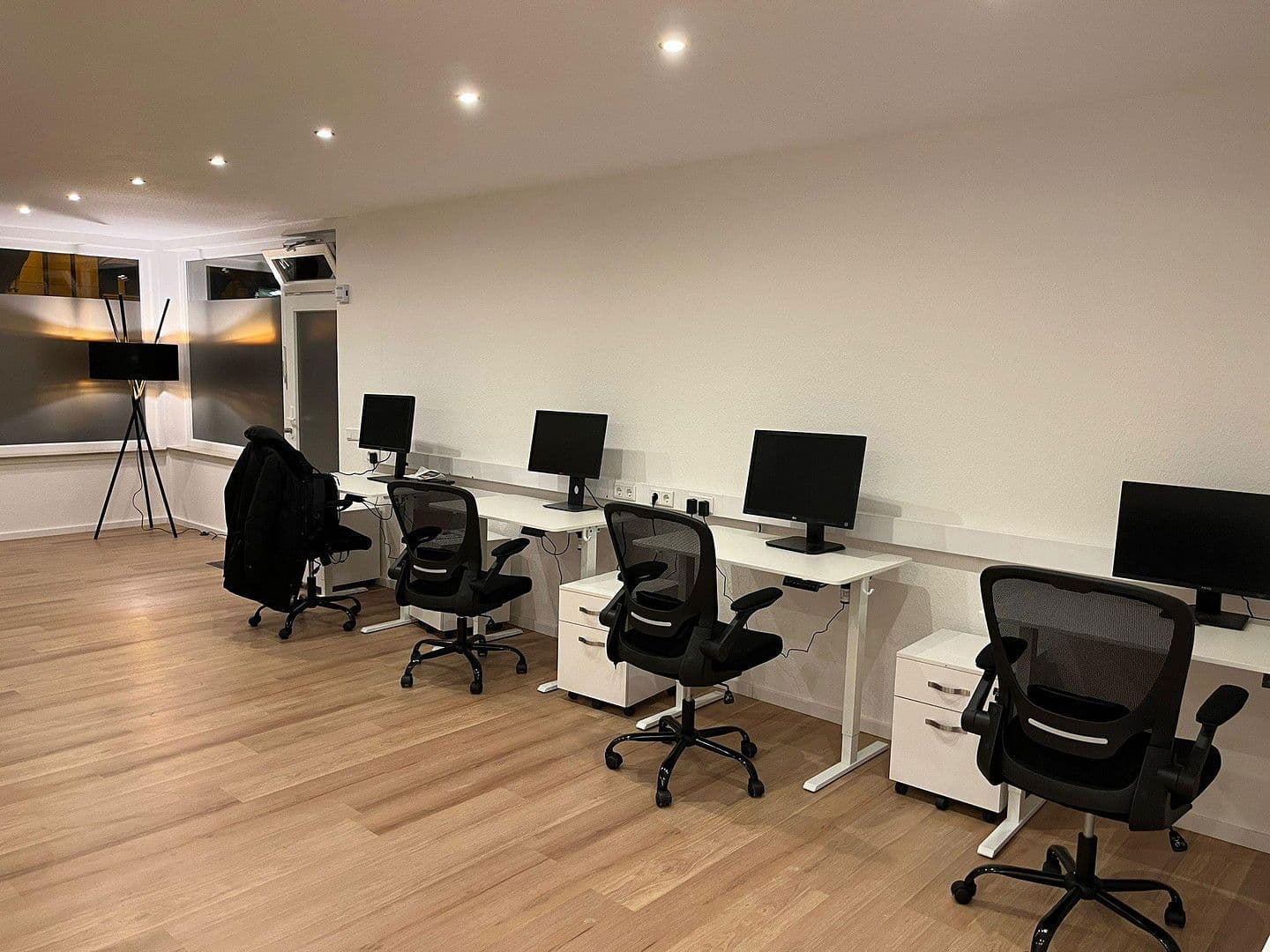 Pronájem kanceláře 89 m², Montanusstraße 17, Leverkusen, Severní Porýní-Vestfálsko Pronájem kanceláře 89 m², Montanusstraße 17, Leverkusen, Severní Porýní-Vestfálsko