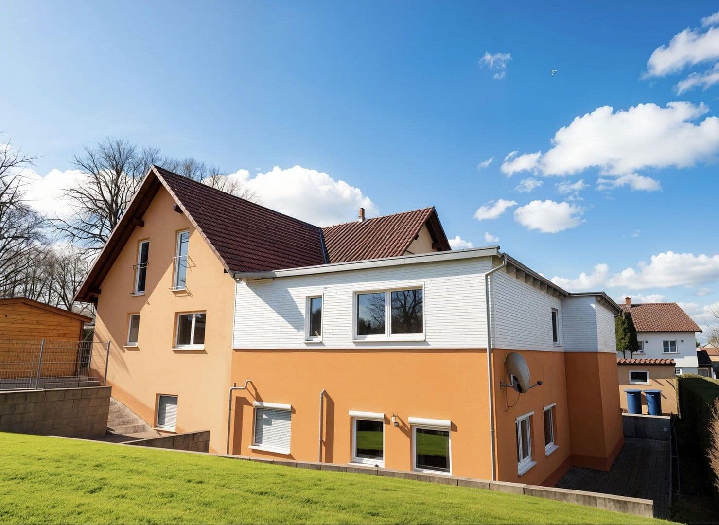 Prodej domu 400 m², pozemek 1.039 m², Friedhofstraße 11, Empfingen, Bádensko-Württembersko Prodej domu 400 m², pozemek 1.039 m², Friedhofstraße 11, Empfingen, Bádensko-Württembersko