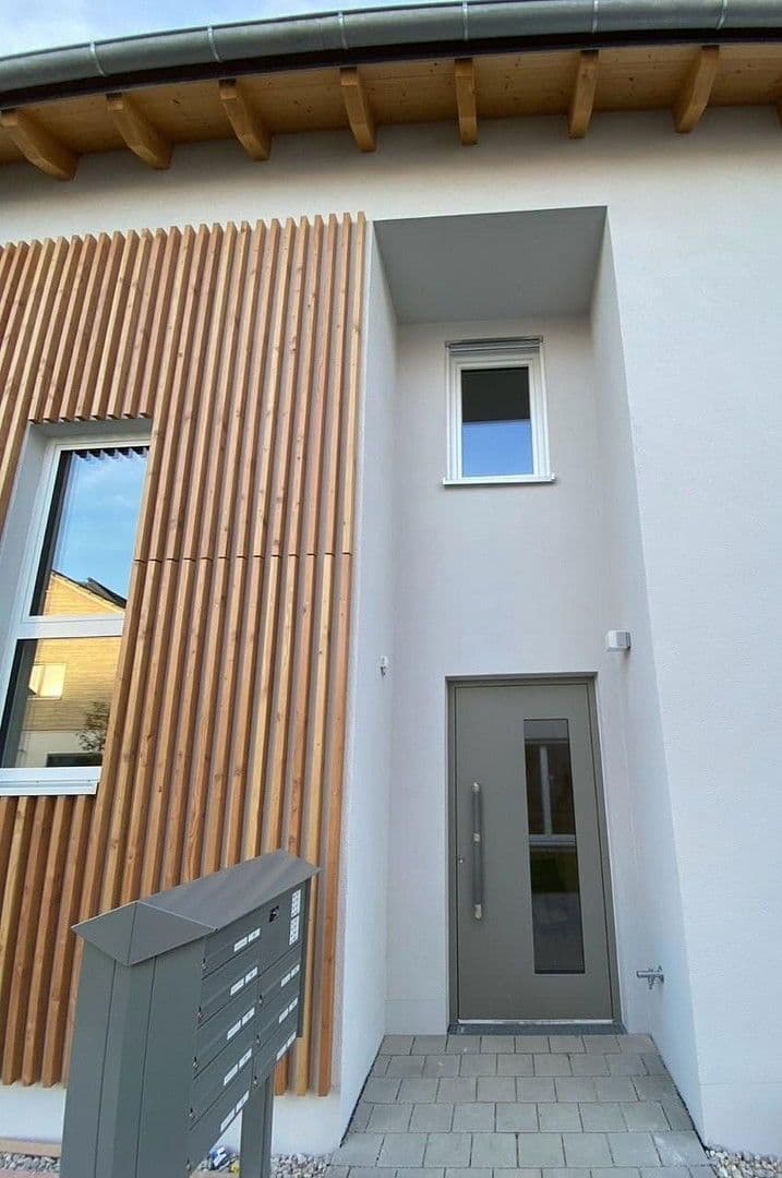 Pronájem bytu 3+1 75 m², Höhenkirchen-Siegertsbrunn, Bavorsko Pronájem bytu 3+1 75 m², Höhenkirchen-Siegertsbrunn, Bavorsko