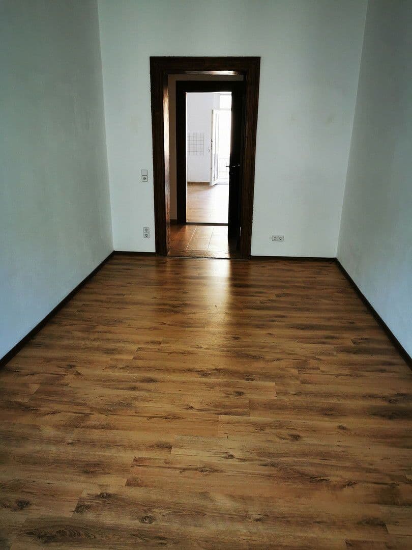 Pronájem bytu 2+1 84 m², Krukenbergstraße 1, Halle, Sasko-Anhaltsko Pronájem bytu 2+1 84 m², Krukenbergstraße 1, Halle, Sasko-Anhaltsko