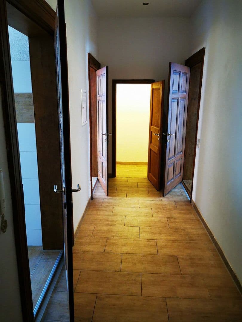 Pronájem bytu 2+1 84 m², Krukenbergstraße 1, Halle, Sasko-Anhaltsko Pronájem bytu 2+1 84 m², Krukenbergstraße 1, Halle, Sasko-Anhaltsko