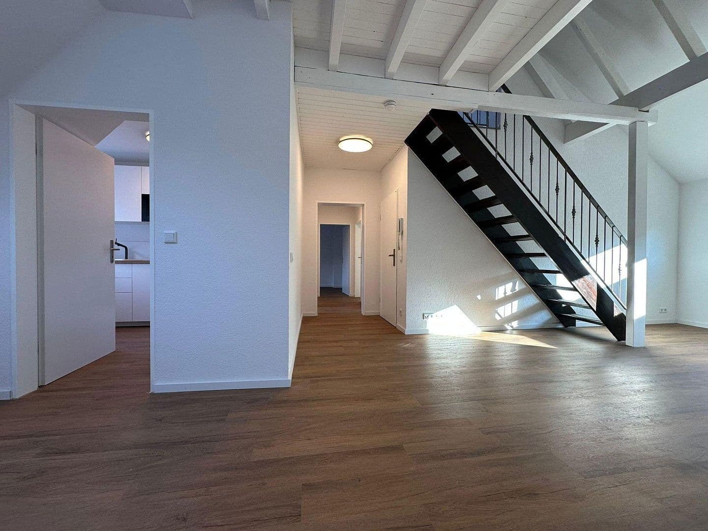 Pronájem bytu 3+1 96 m², Schwanhildenstr. 14, Essen, Severní Porýní-Vestfálsko Pronájem bytu 3+1 96 m², Schwanhildenstr. 14, Essen, Severní Porýní-Vestfálsko