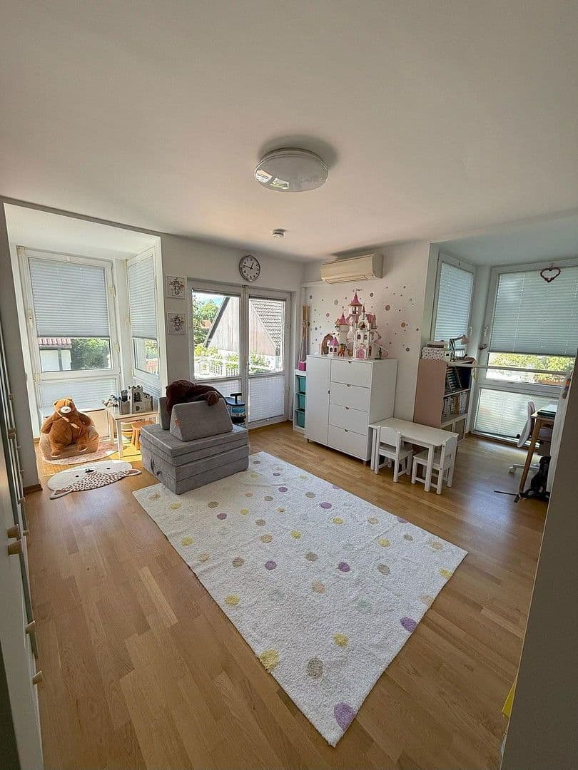 Prodej bytu 4+1 115 m², Berlin, Berlín Prodej bytu 4+1 115 m², Berlin, Berlín