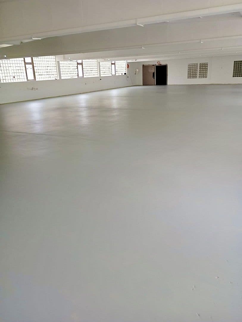 Pronájem nebytového prostoru 6.500 m², Weidhausen b.Coburg, Bavorsko Pronájem nebytového prostoru 6.500 m², Weidhausen b.Coburg, Bavorsko