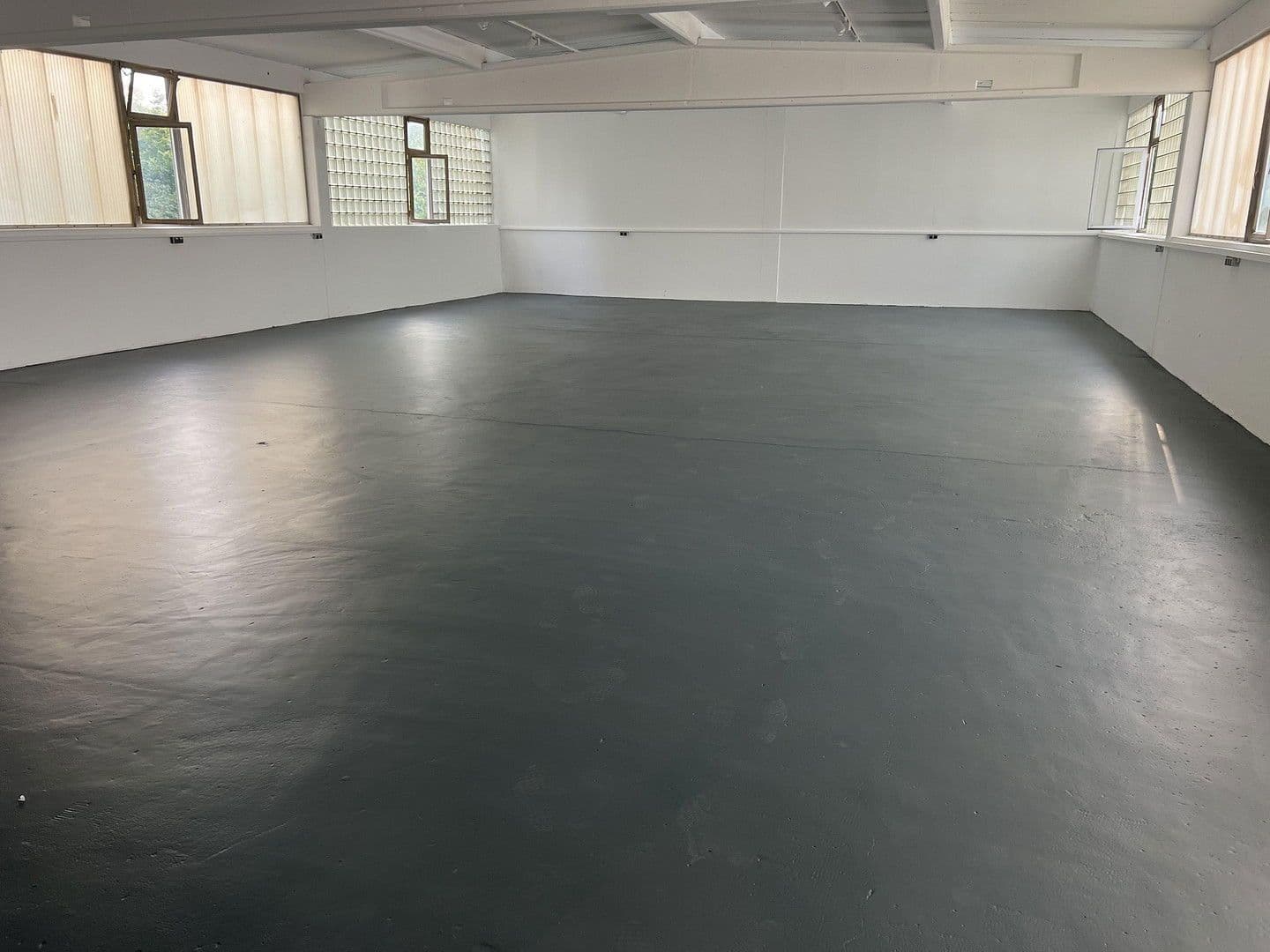 Pronájem nebytového prostoru 6.500 m², Weidhausen b.Coburg, Bavorsko Pronájem nebytového prostoru 6.500 m², Weidhausen b.Coburg, Bavorsko