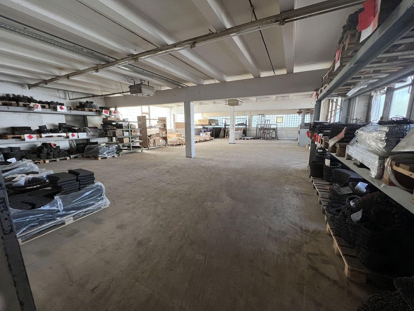 Pronájem nebytového prostoru 6.500 m², Weidhausen b.Coburg, Bavorsko Pronájem nebytového prostoru 6.500 m², Weidhausen b.Coburg, Bavorsko