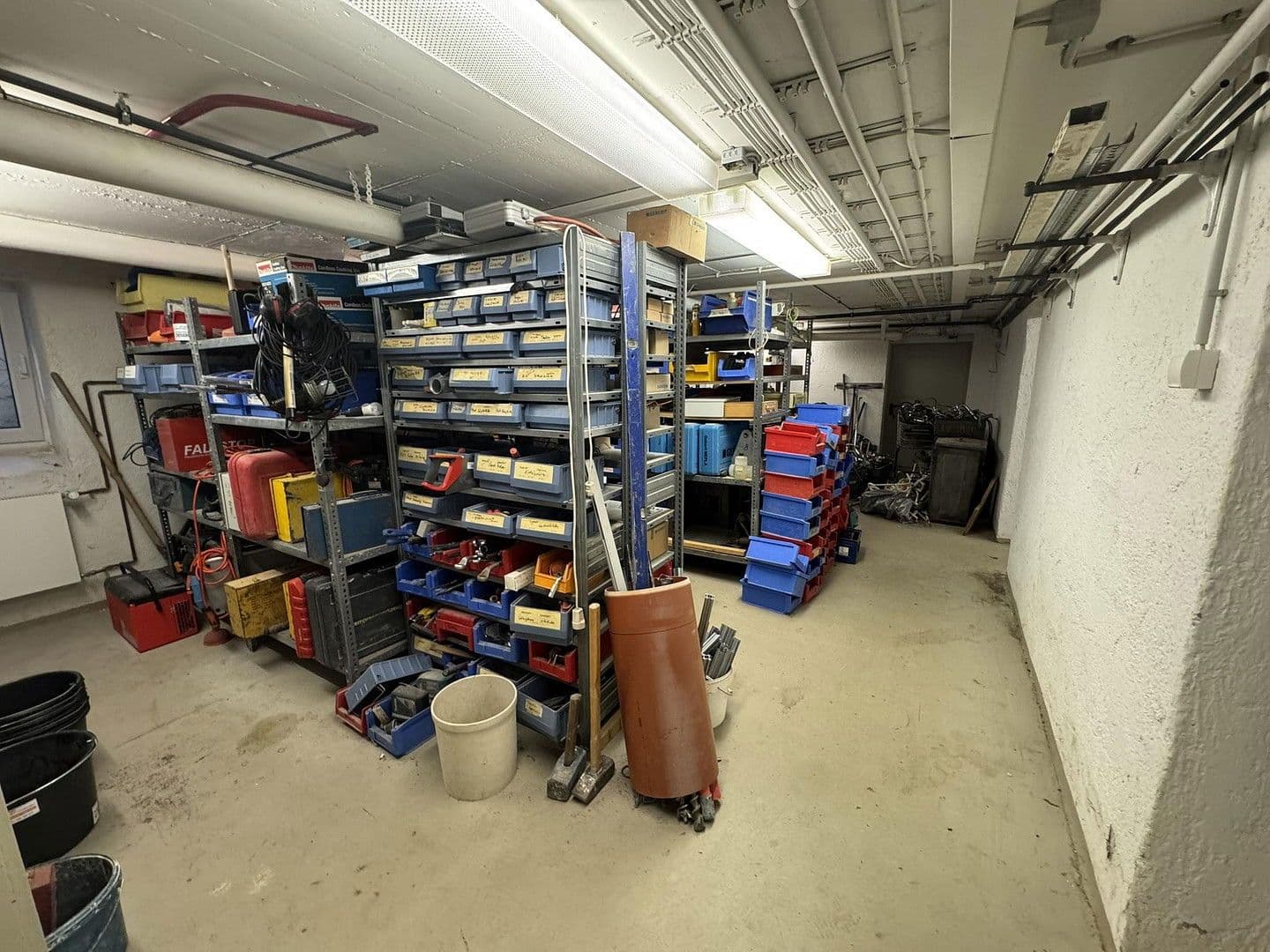 Pronájem nebytového prostoru 330 m², Putzbrunner Str. 116, Ottobrunn, Bavorsko Pronájem nebytového prostoru 330 m², Putzbrunner Str. 116, Ottobrunn, Bavorsko