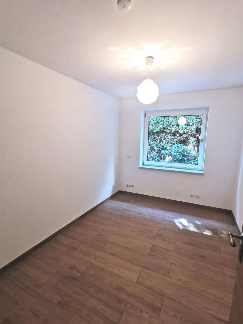 Prodej domu 350 m², pozemek 500 m², Garbsen, Dolní Sasko Prodej domu 350 m², pozemek 500 m², Garbsen, Dolní Sasko