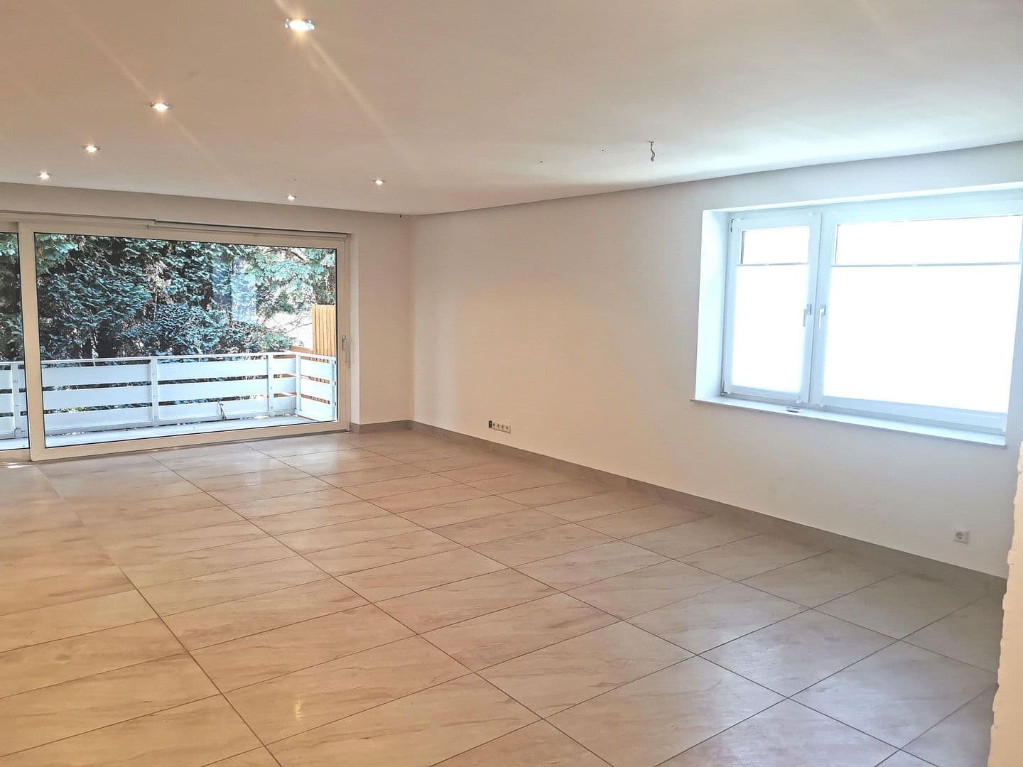 Prodej domu 350 m², pozemek 500 m², Garbsen, Dolní Sasko Prodej domu 350 m², pozemek 500 m², Garbsen, Dolní Sasko