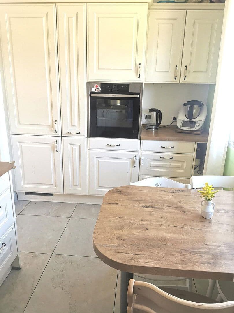 Prodej domu 350 m², pozemek 500 m², Garbsen, Dolní Sasko Prodej domu 350 m², pozemek 500 m², Garbsen, Dolní Sasko